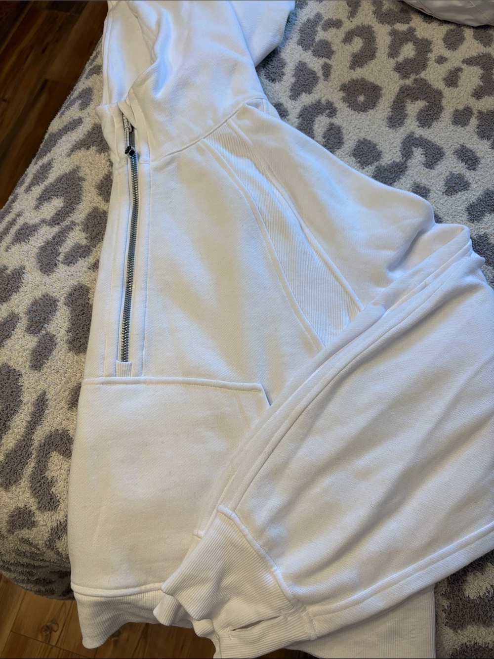 Lululemon Sweatshirt - Picture 6 of 8